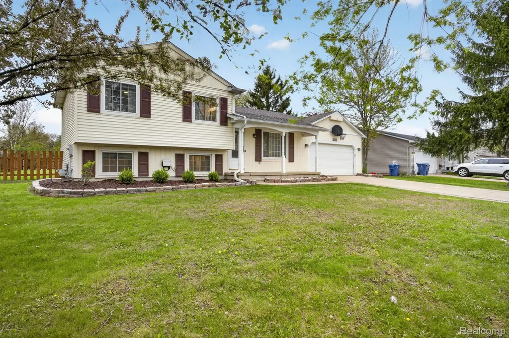 301 Lindenwood Drive Linden City MI 48451