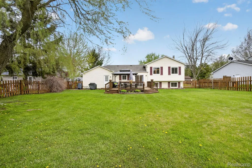301 Lindenwood Drive Linden City MI 48451