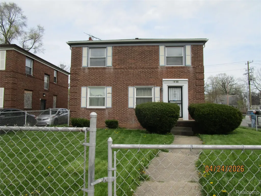 19500 Hoover Street Detroit City MI 48205