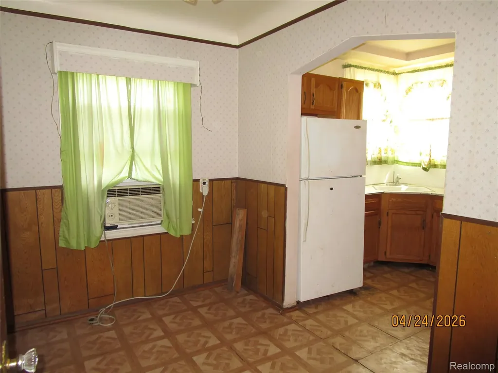 19500 Hoover Street Detroit City MI 48205