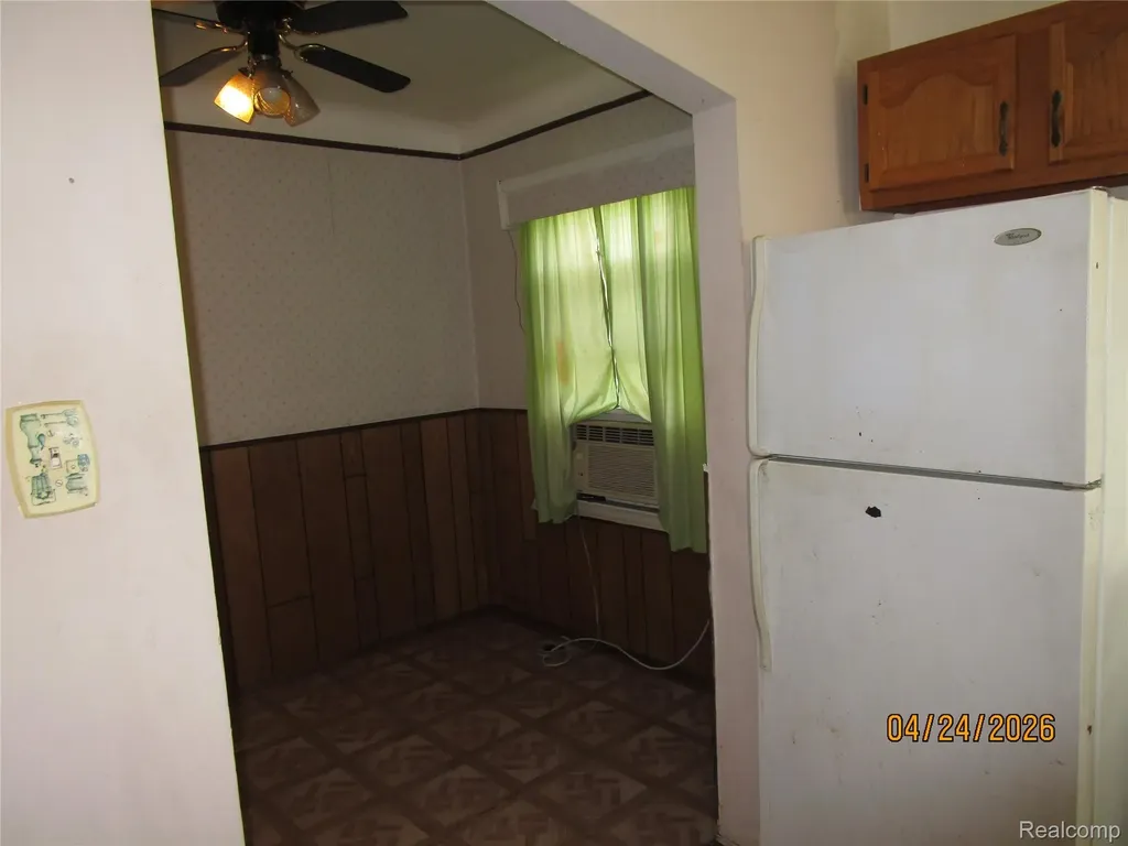 19500 Hoover Street Detroit City MI 48205