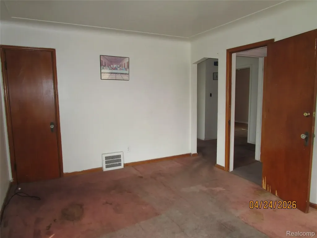 19500 Hoover Street Detroit City MI 48205