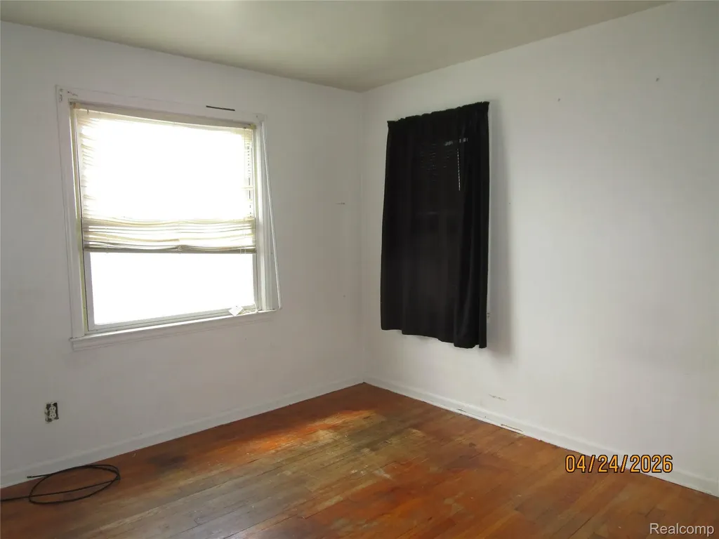 19500 Hoover Street Detroit City MI 48205