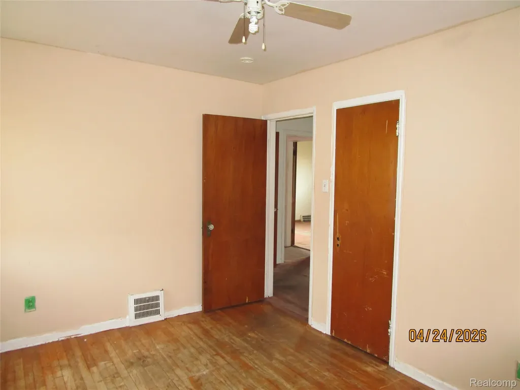 19500 Hoover Street Detroit City MI 48205