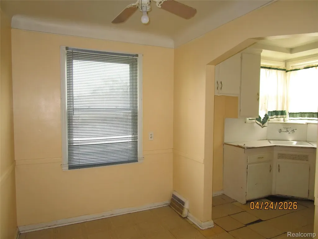 19500 Hoover Street Detroit City MI 48205