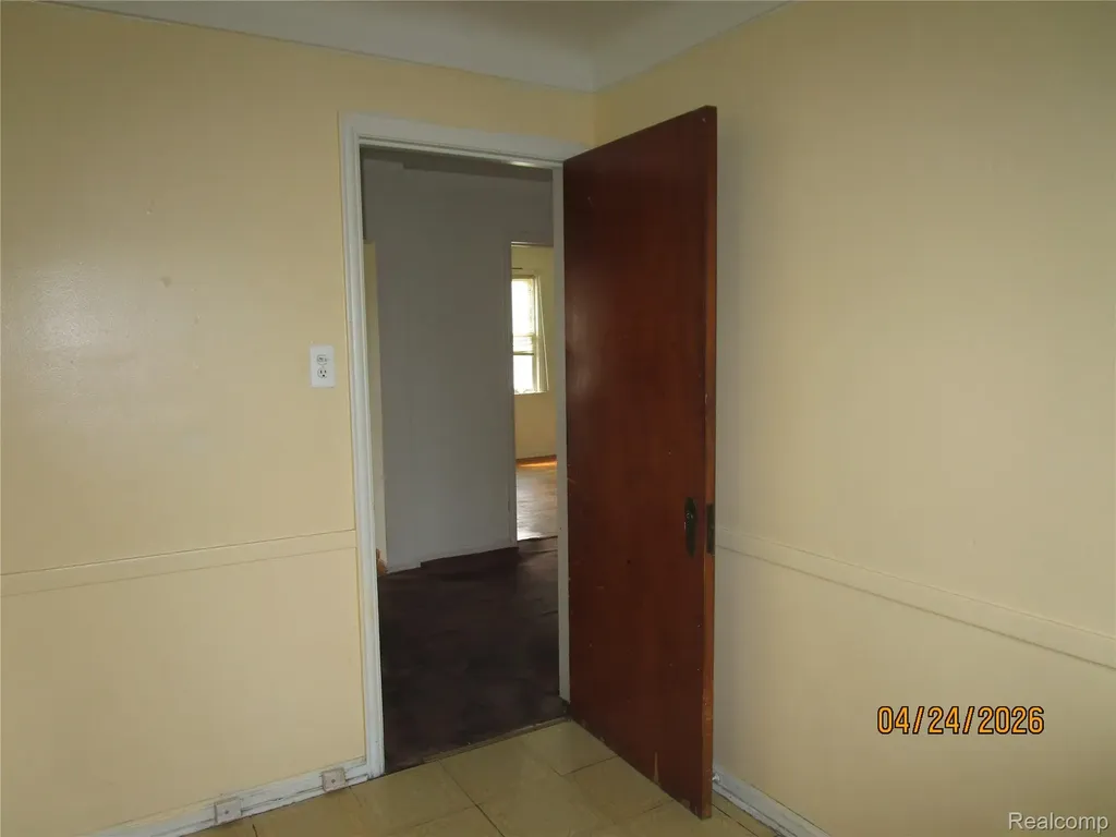 19500 Hoover Street Detroit City MI 48205