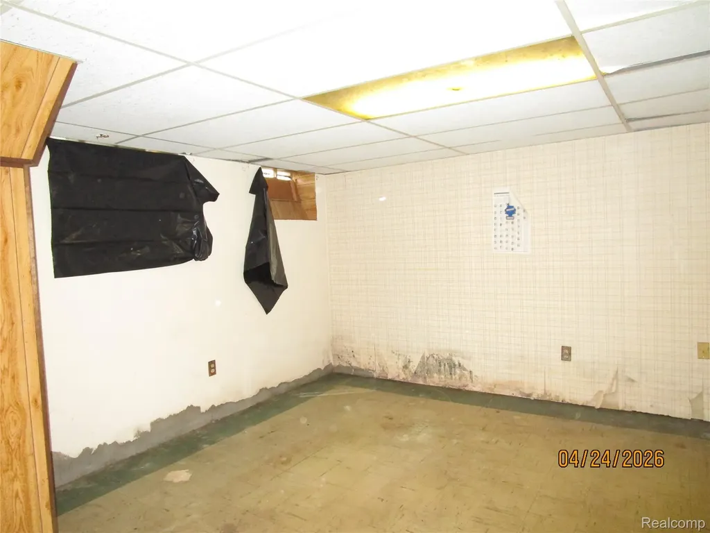 19500 Hoover Street Detroit City MI 48205