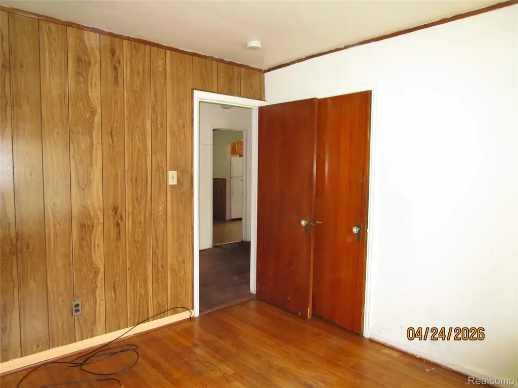 19500 Hoover Street Detroit City MI 48205