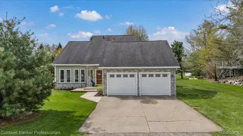 715 Eagle Hill Brandon Charter Township MI 48462