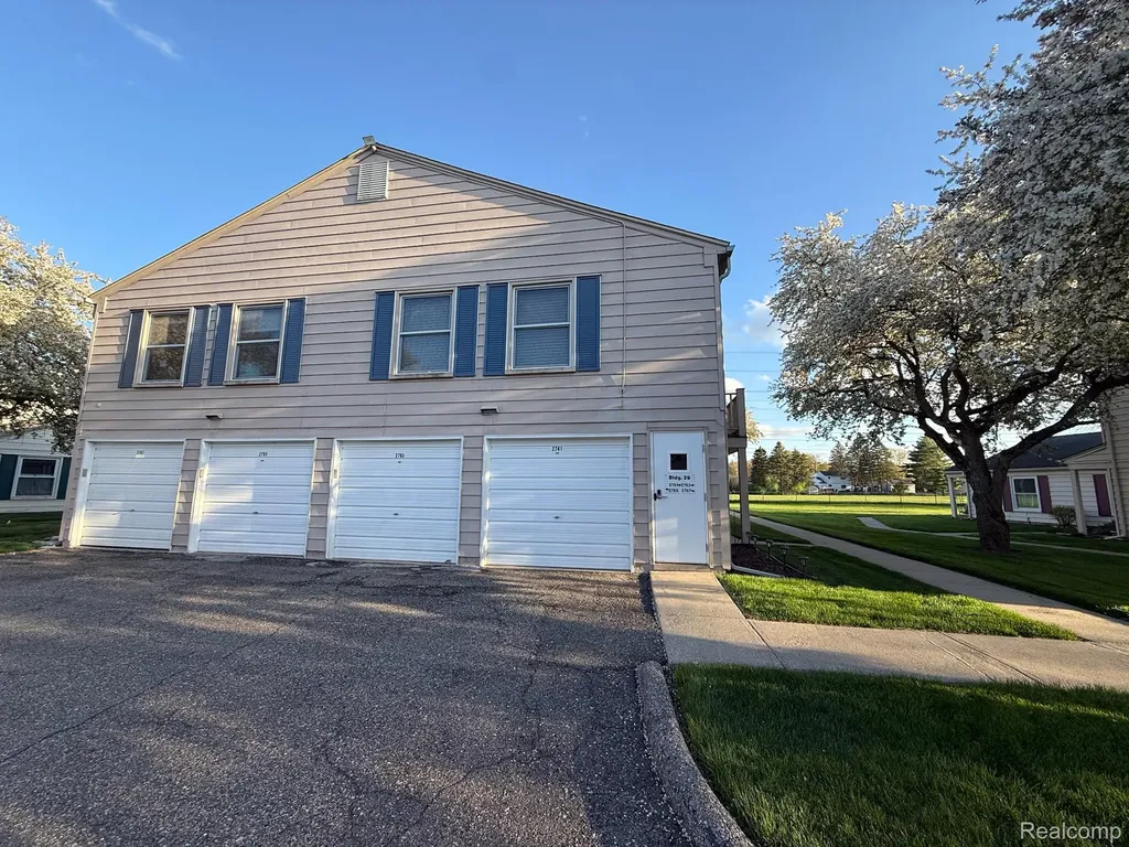 2761 Fox Hollow Court Orion Charter Township MI 48360