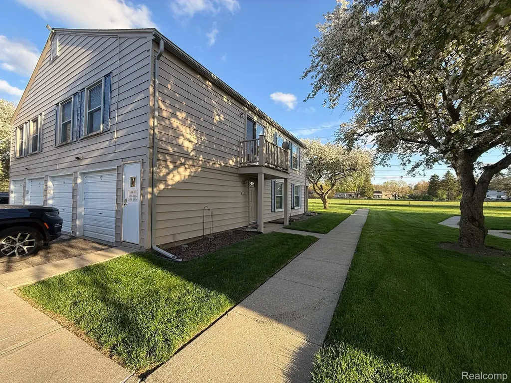 2761 Fox Hollow Court Orion Charter Township MI 48360