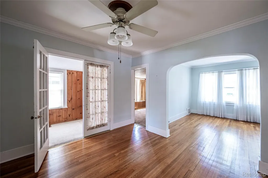 1037 Longfellow Avenue Royal Oak City MI 48067