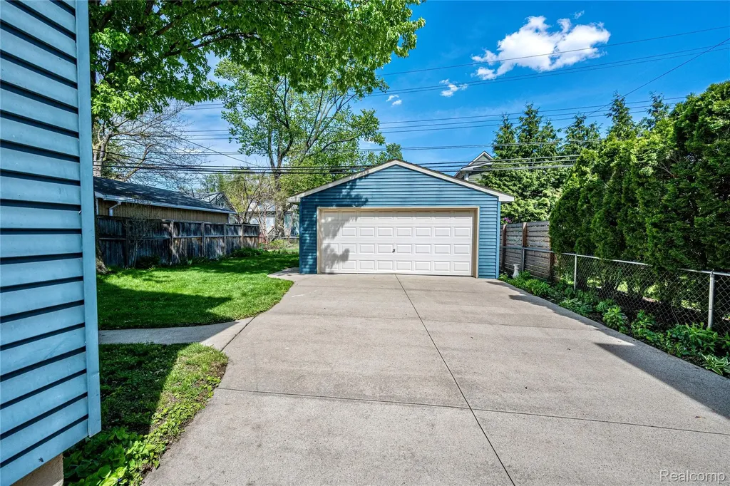 1037 Longfellow Avenue Royal Oak City MI 48067