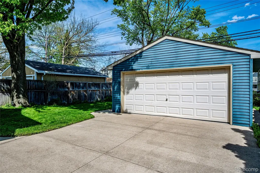 1037 Longfellow Avenue Royal Oak City MI 48067