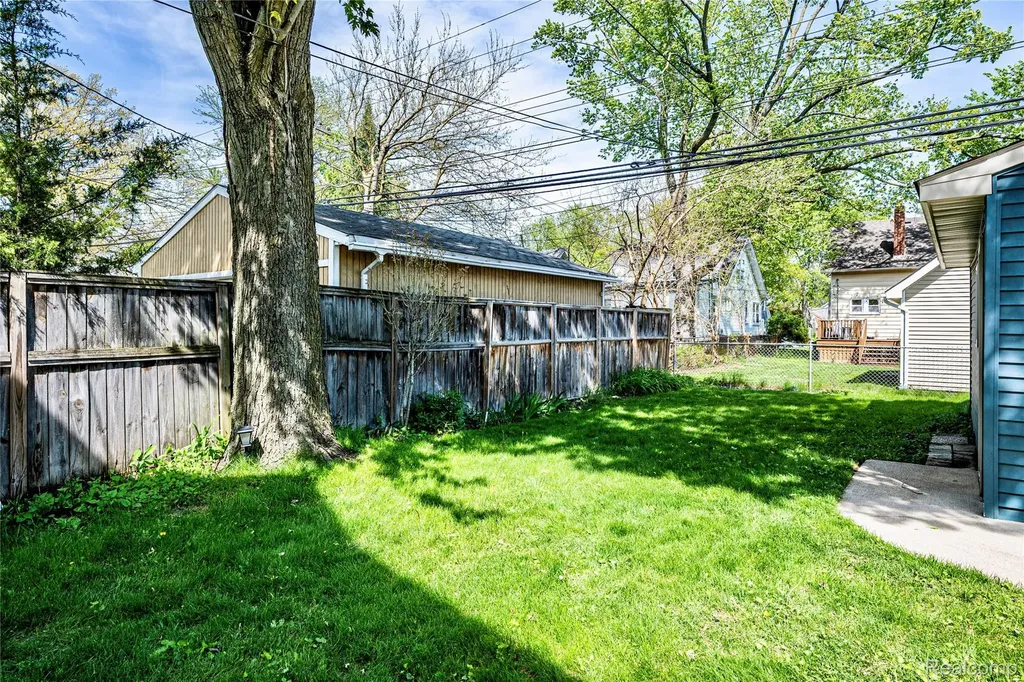 1037 Longfellow Avenue Royal Oak City MI 48067