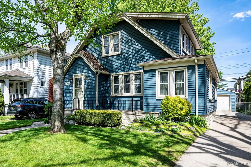 1037 Longfellow Avenue Royal Oak City MI 48067