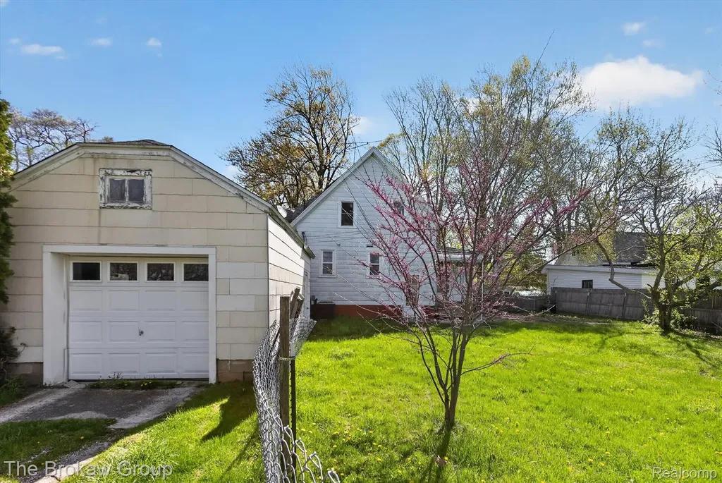 2095 Liberty Street Fairgrove Village MI 48733