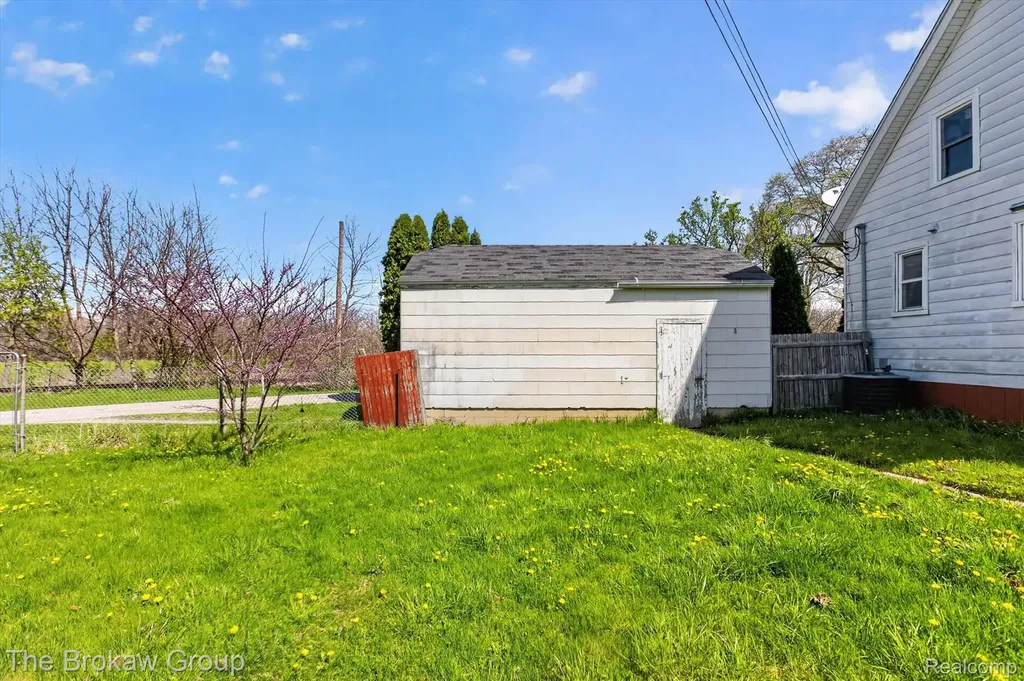 2095 Liberty Street Fairgrove Village MI 48733