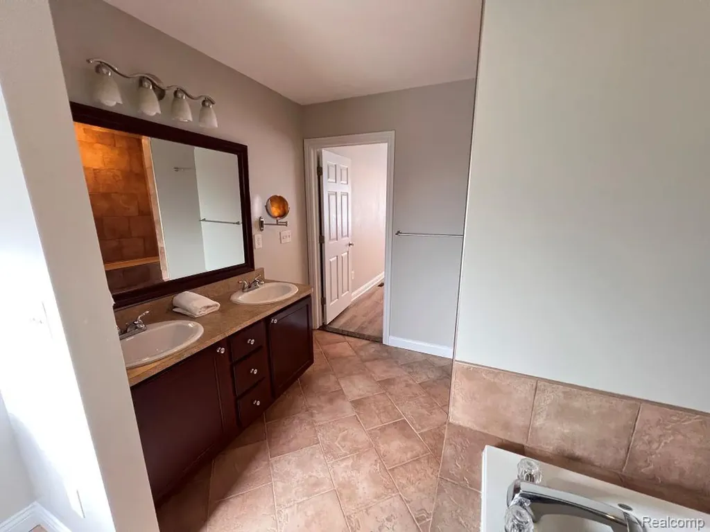 53 Highland Avenue Clawson City MI 48017