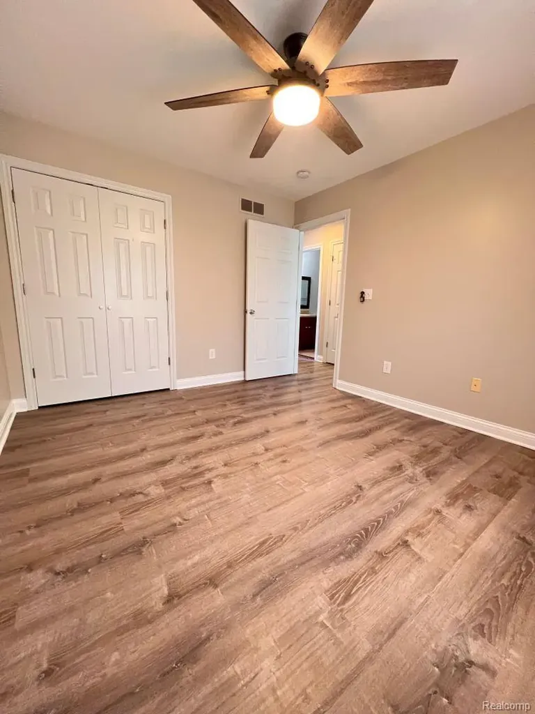 53 Highland Avenue Clawson City MI 48017