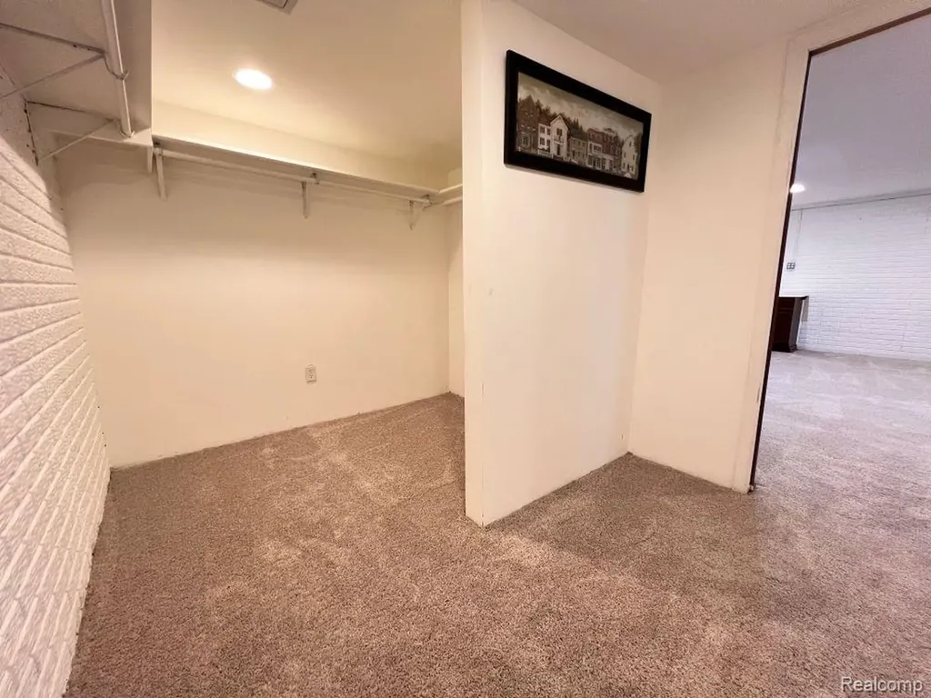 53 Highland Avenue Clawson City MI 48017