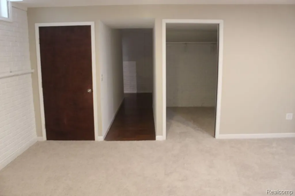 53 Highland Avenue Clawson City MI 48017