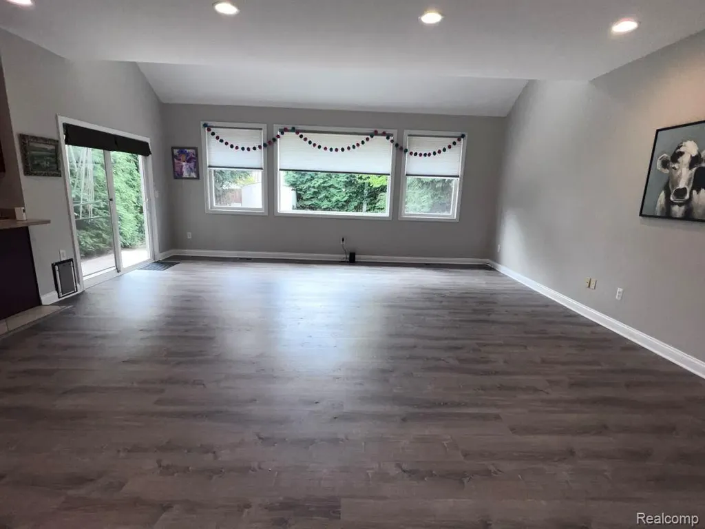53 Highland Avenue Clawson City MI 48017
