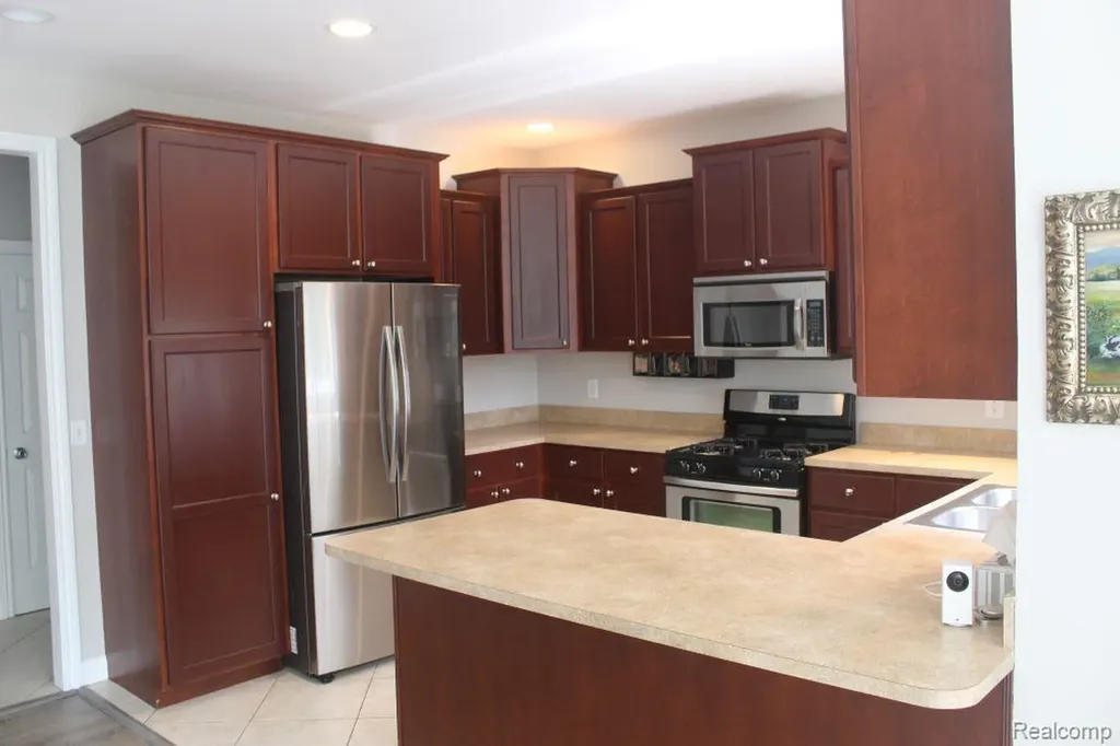 53 Highland Avenue Clawson City MI 48017