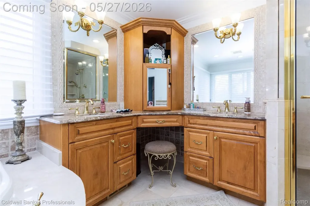 57177 Covington Drive Washington Township MI 48094