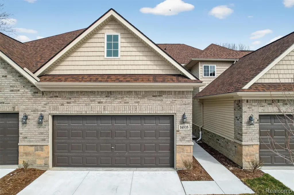 16535 Savor Lane Clinton Charter Township MI 48035