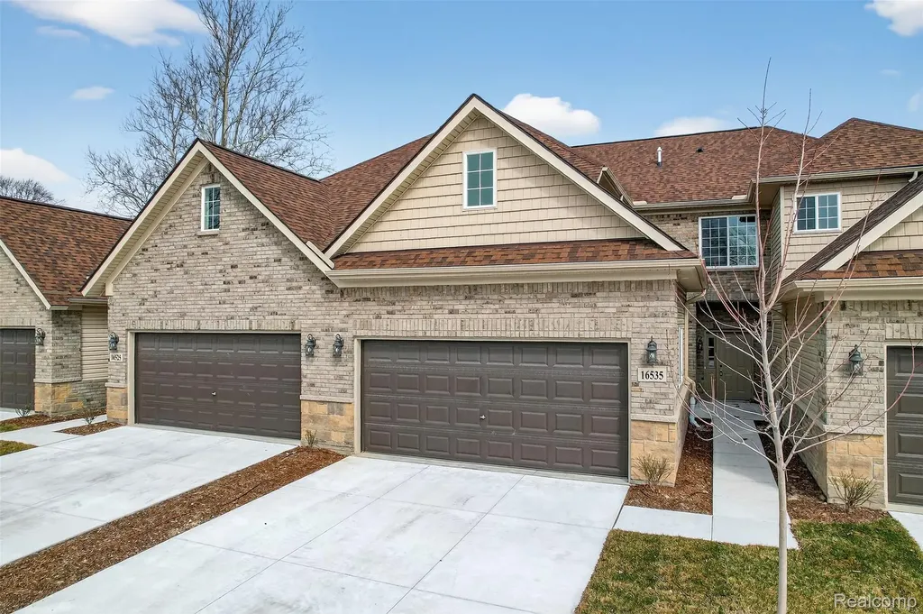 16535 Savor Lane Clinton Charter Township MI 48035