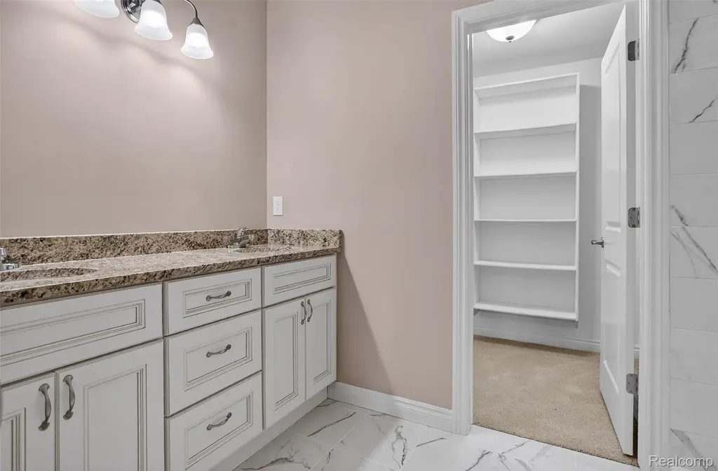 16535 Savor Lane Clinton Charter Township MI 48035