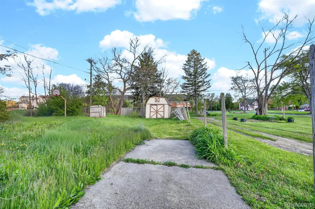 12716 Wilshire Drive Detroit City MI 48213