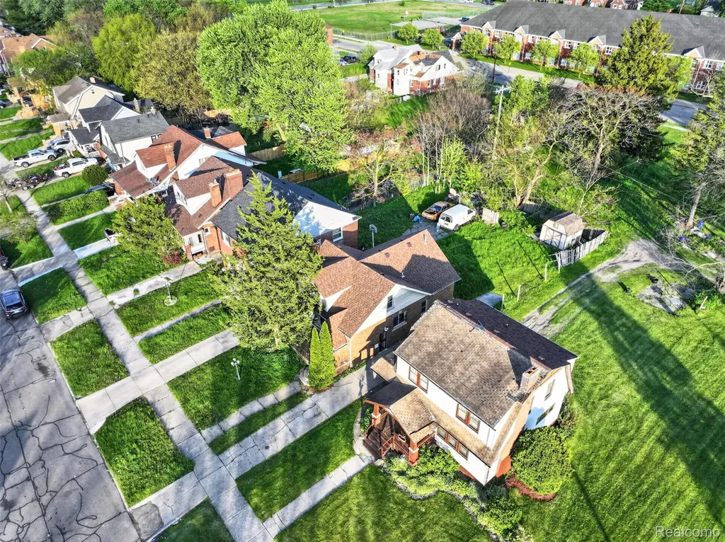 12716 Wilshire Drive Detroit City MI 48213