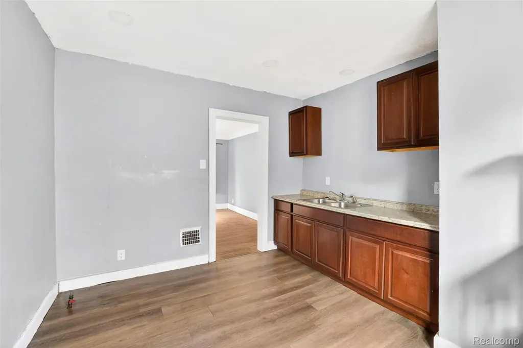 12716 Wilshire Drive Detroit City MI 48213