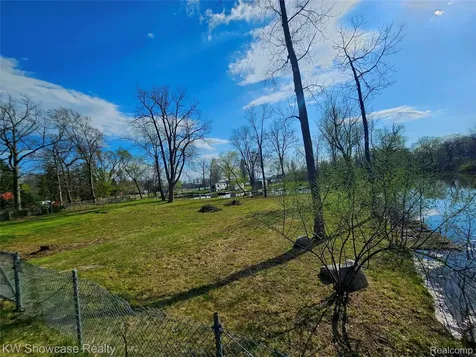 4120 Navarra Court White Lake Charter Township MI 48383
