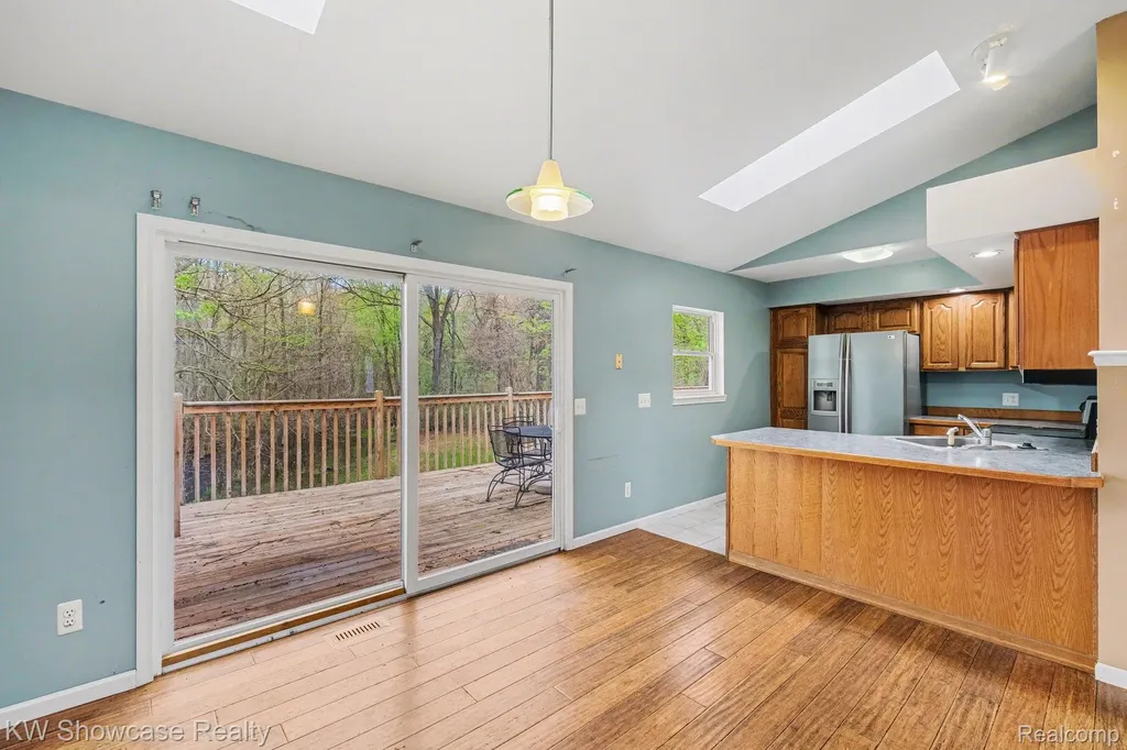 959 E Maple Street Holly Township MI 48442