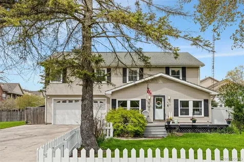 415 Leon Road Walled Lake City MI 48390