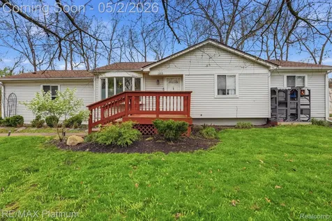 1353 Delta Road Walled Lake City MI 48390