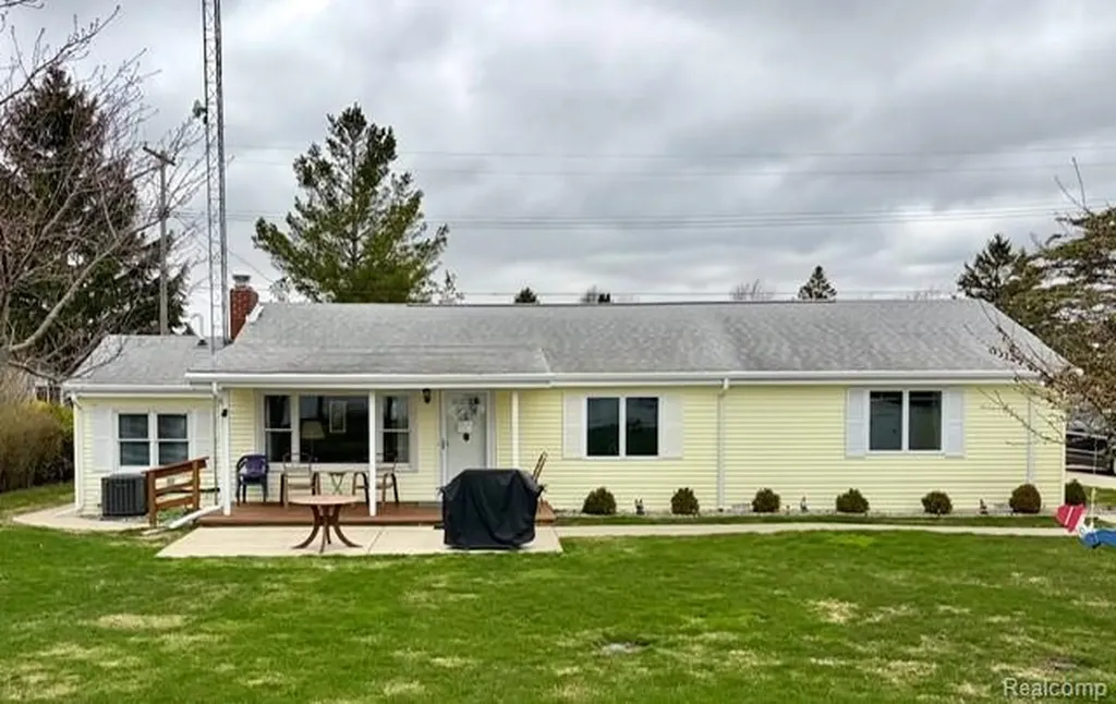 2904 N Lakeshore Road Rubicon Township MI 48468