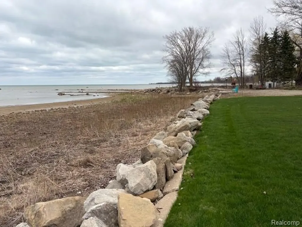 2904 N Lakeshore Road Rubicon Township MI 48468