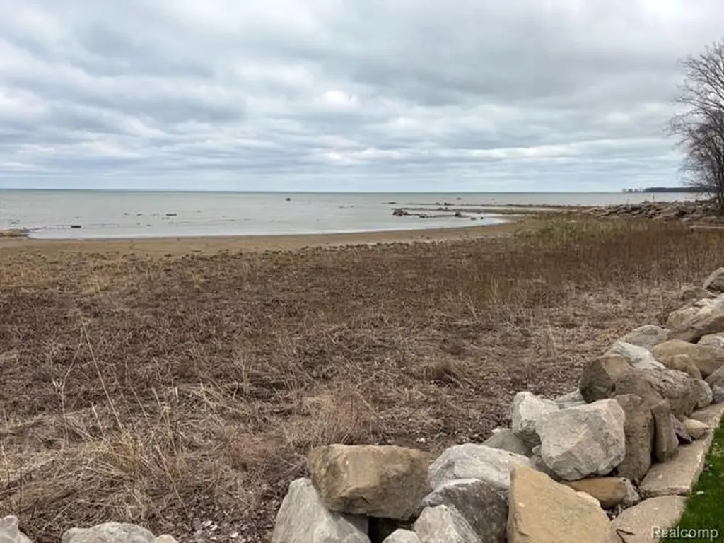 2904 N Lakeshore Road Rubicon Township MI 48468