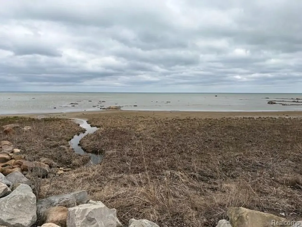 2904 N Lakeshore Road Rubicon Township MI 48468