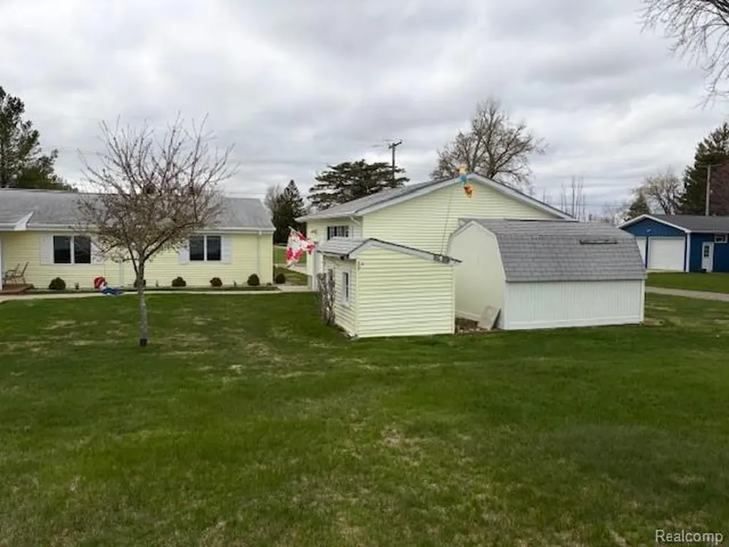 2904 N Lakeshore Road Rubicon Township MI 48468
