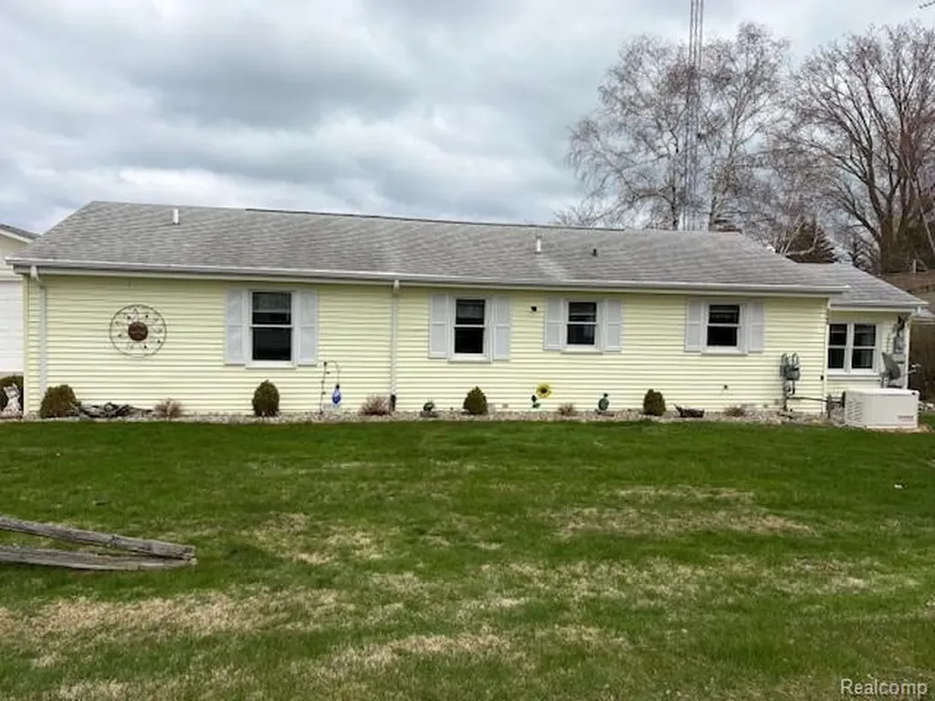 2904 N Lakeshore Road Rubicon Township MI 48468