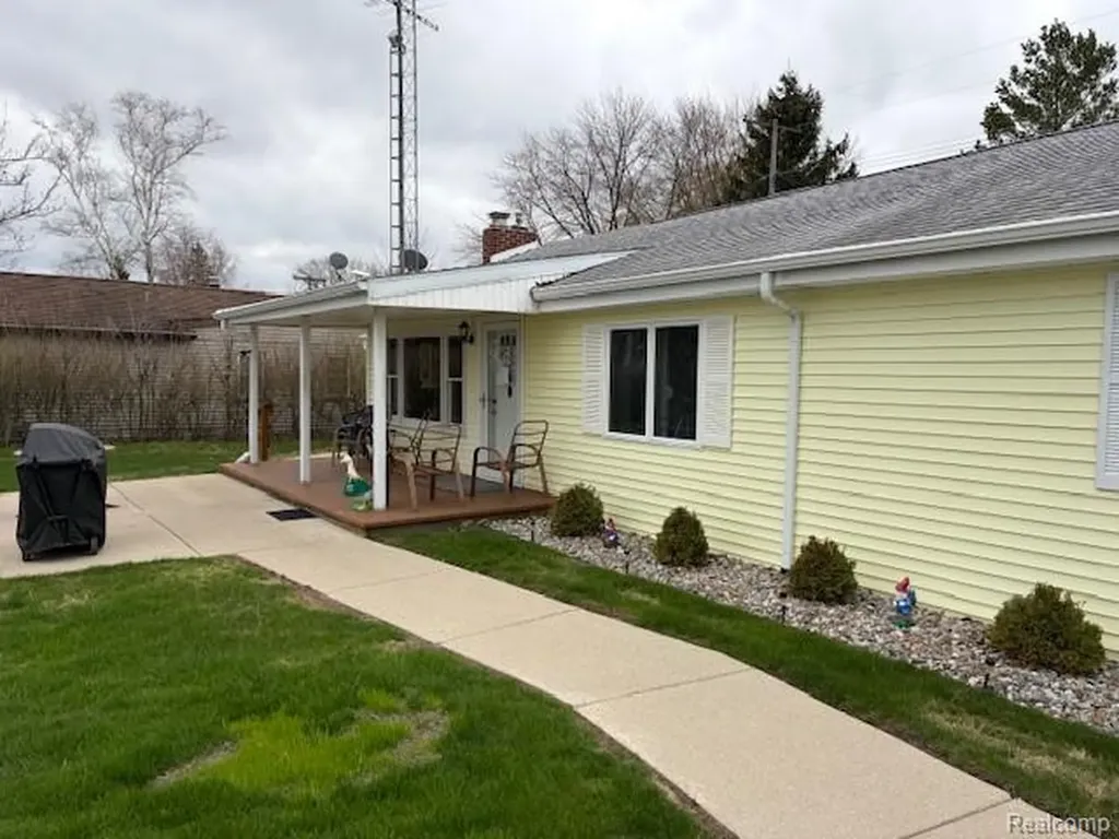 2904 N Lakeshore Road Rubicon Township MI 48468