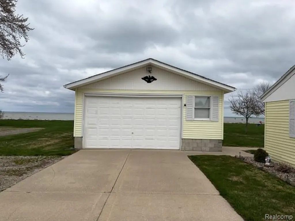 2904 N Lakeshore Road Rubicon Township MI 48468