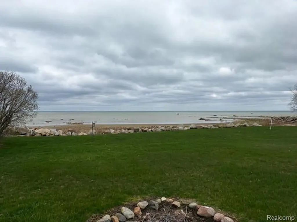 2904 N Lakeshore Road Rubicon Township MI 48468