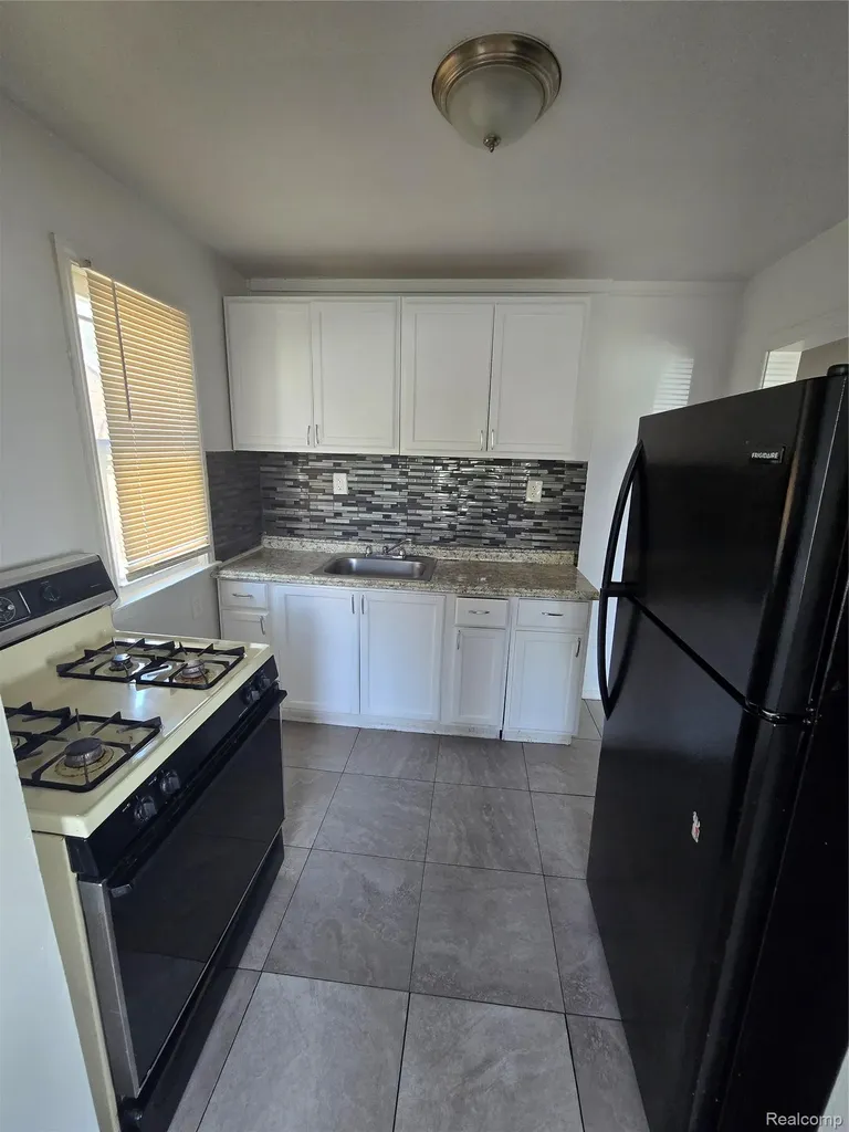 8842 Longacre Street Detroit City MI 48228
