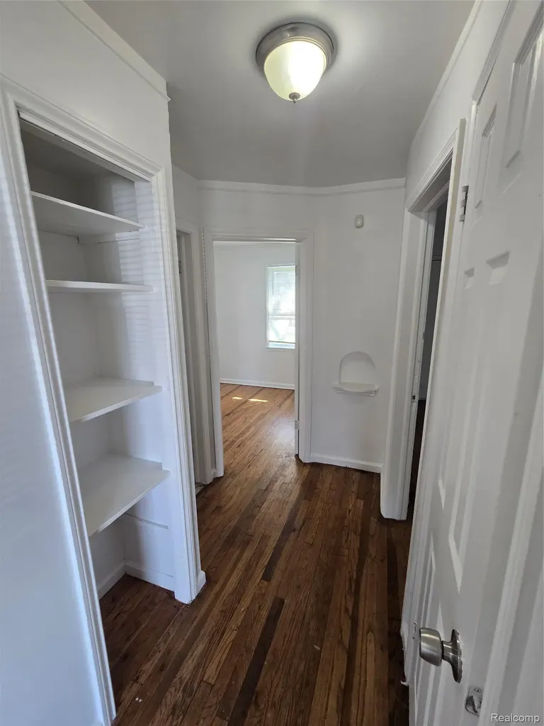 8842 Longacre Street Detroit City MI 48228